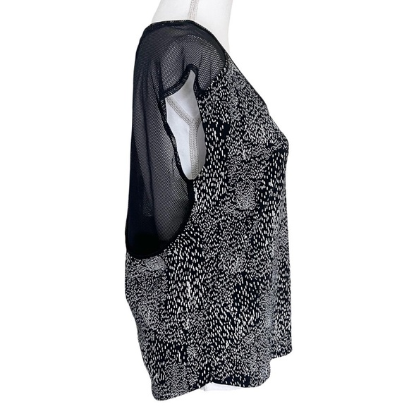 Fabletics NWT Short Sleeve Black White Print Mesh Workout Gym Top T-Shirt Sz XS - Picture 5 of 7